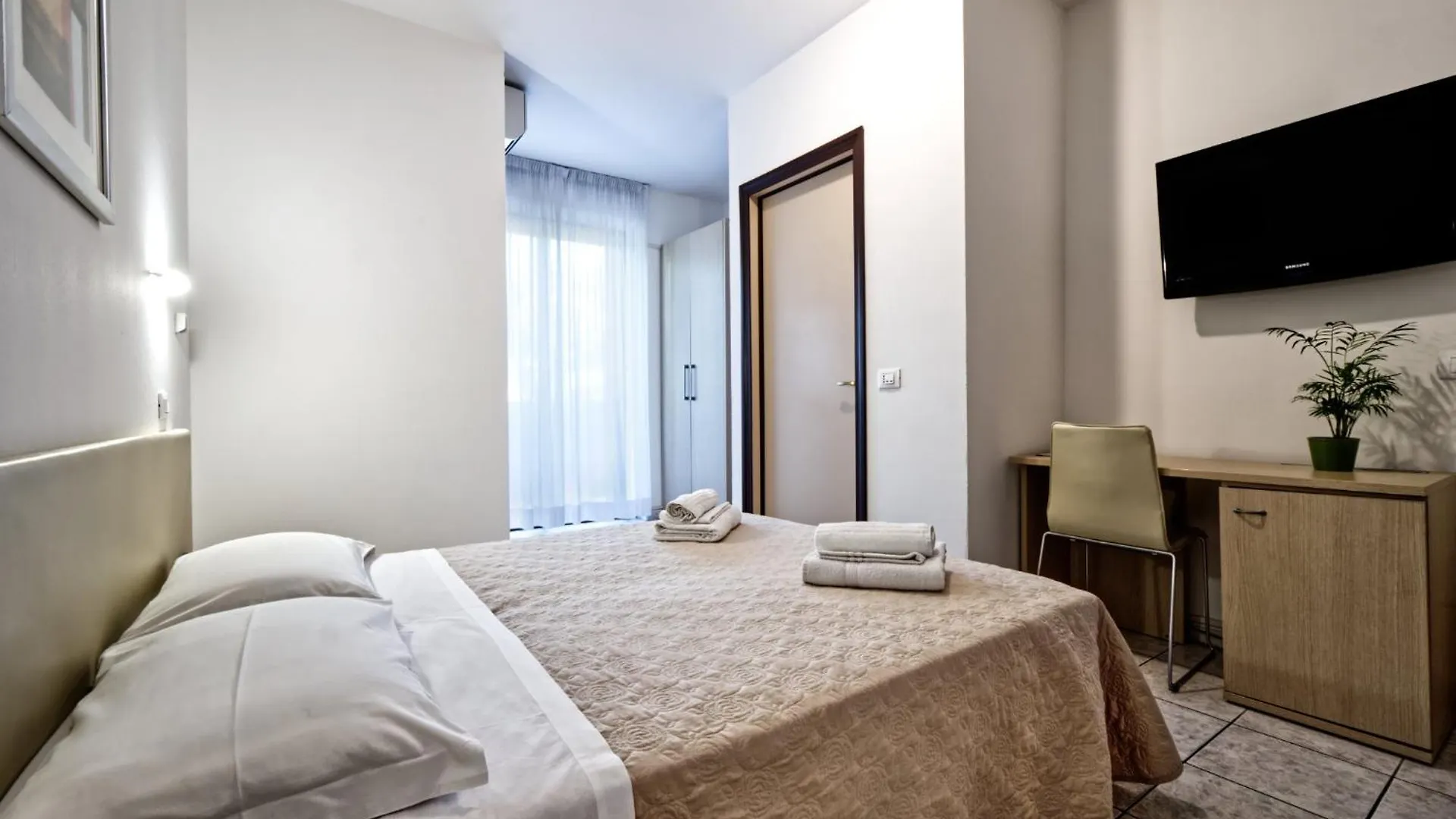 Hotel Rosen Garden Milano Marittima 3*,