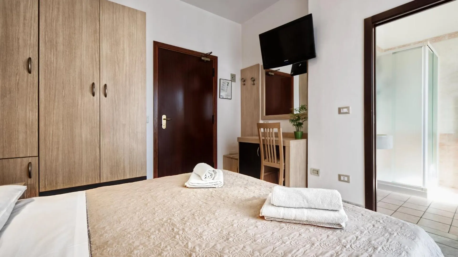 Hotel Rosen Garden Milano Marittima 3*,  Italy