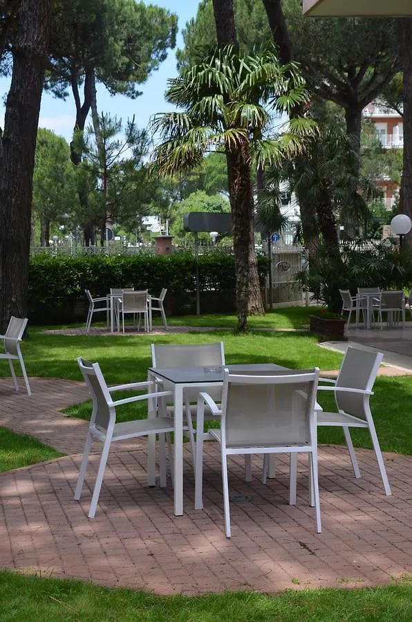 Hotel Rosen Garden Milano Marittima 3*,  Italia