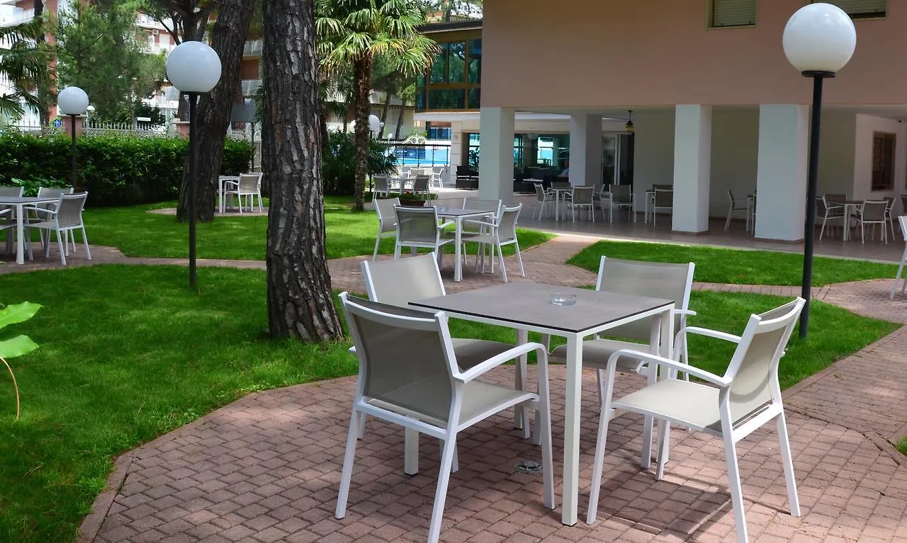 Hotel Rosen Garden Milano Marittima 3*,  Italia
